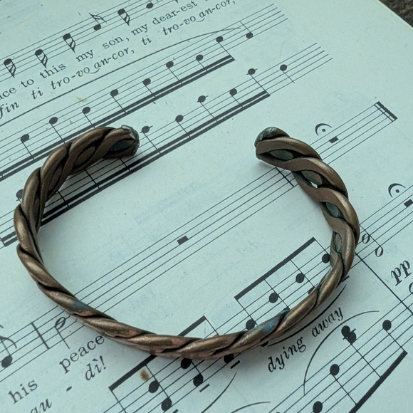 Elegant Copper Bracelet for Women - Picture 5 of 5